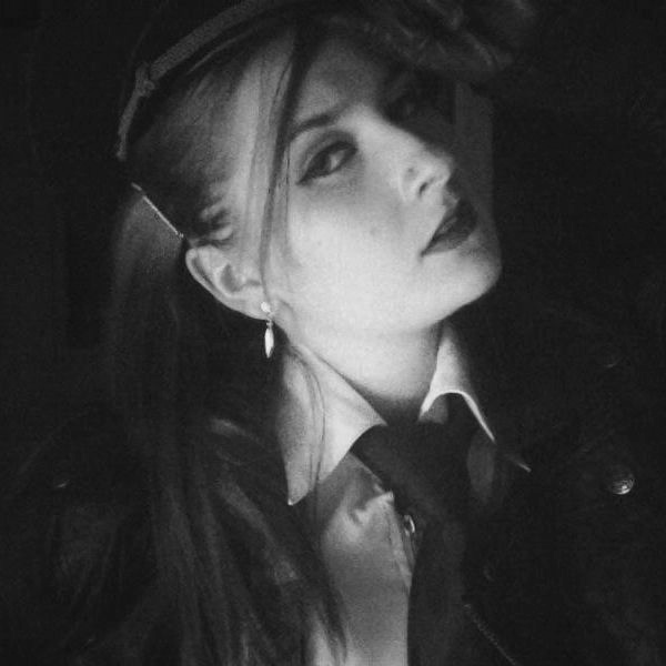 Lily Scarlet